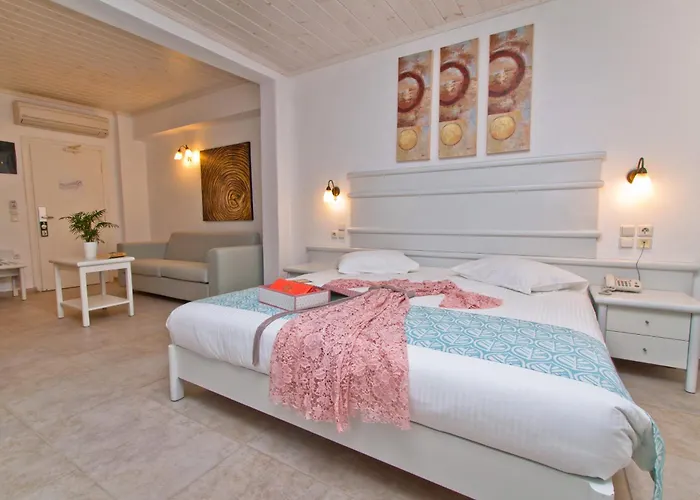 Отель Yiannaki 4*