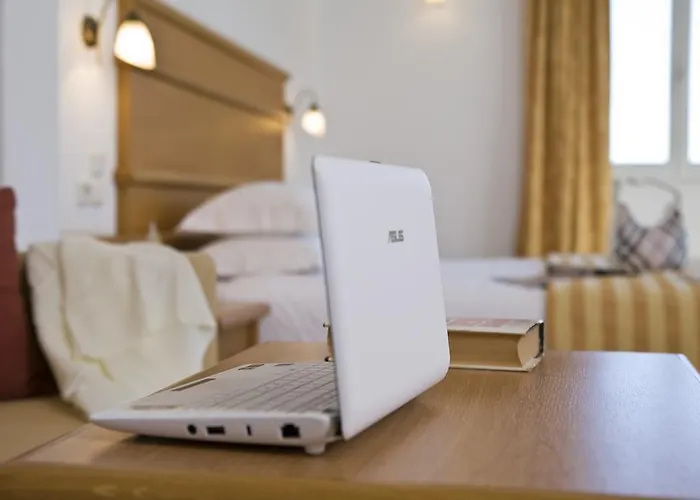 Отель Yiannaki 4*