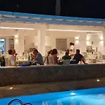 イアナキ ホテル 4*