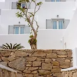 Yiannaki