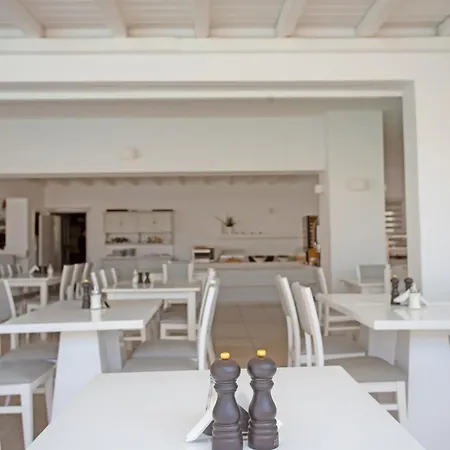 Hotel Yiannaki 4*