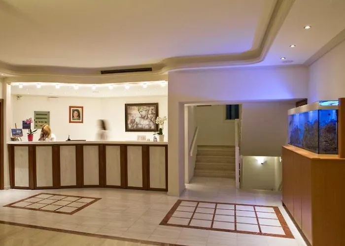 Yiannaki Hotel 4*